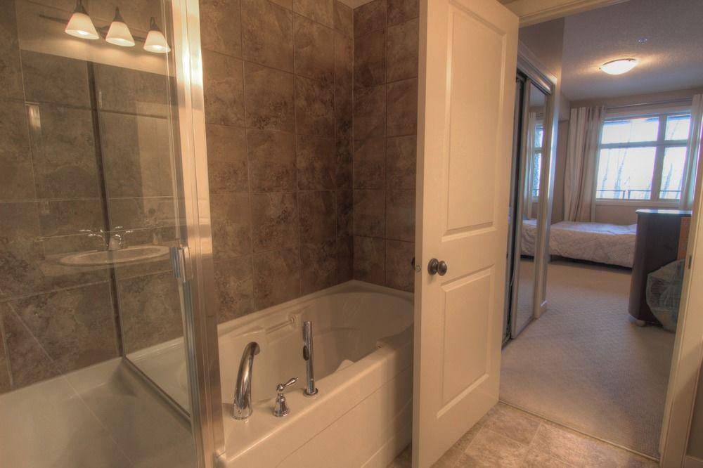 Pinnacle & Suites Aspen Calgary